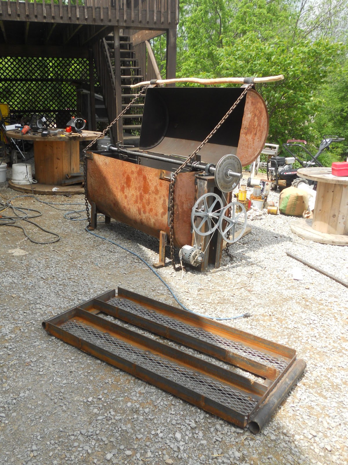 A YEAR OF JUBILEE REVIEWS Homemade Pig Roaster!