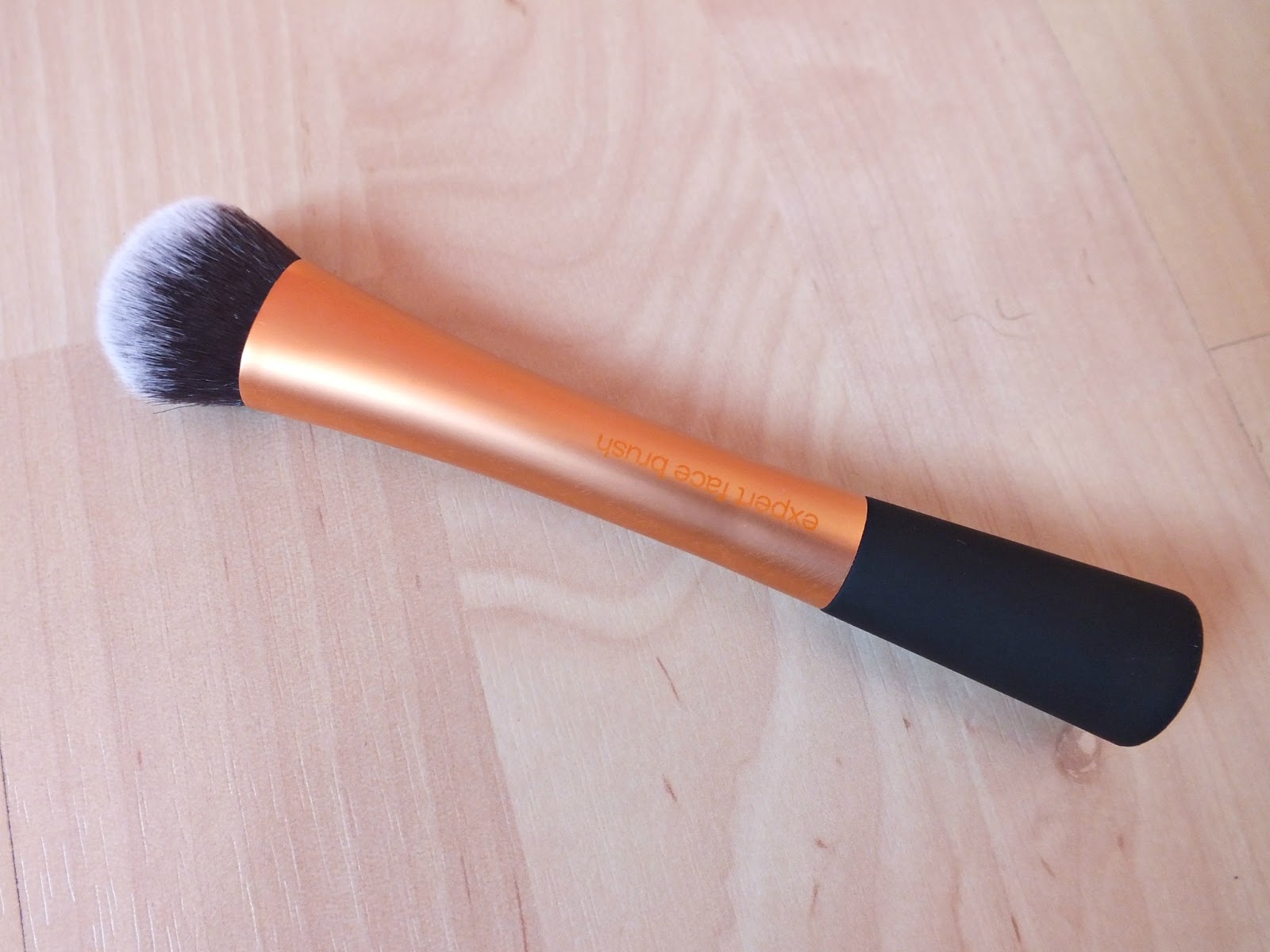 Chloe's Way REAL TECHNIQUES EXPERT FACE BRUSH