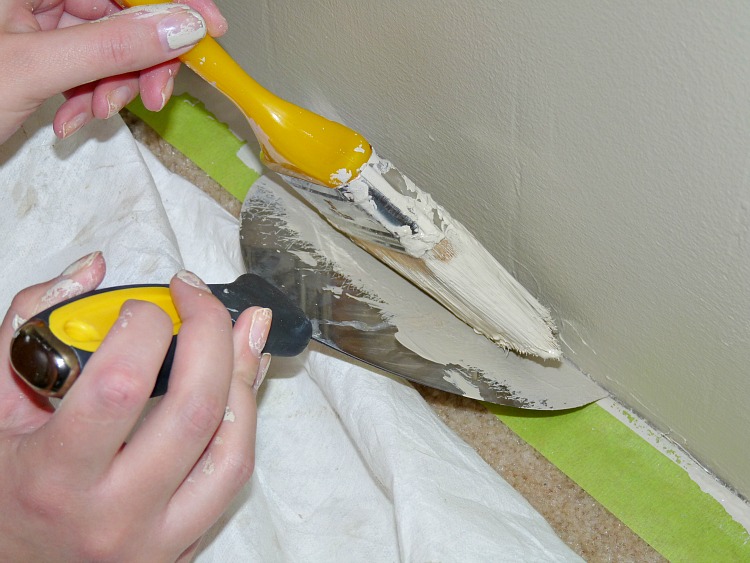 Painting Around Carpet & Picking a Floor Colour Dans le Lakehouse