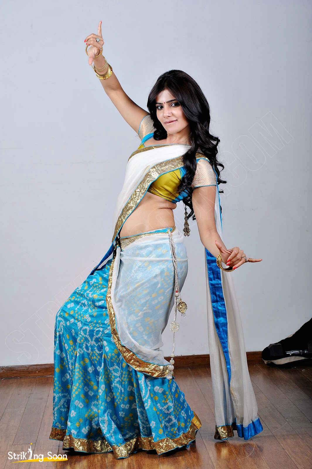 Samantha HOT Navel Show photos , HD images « strikingsoonofficial