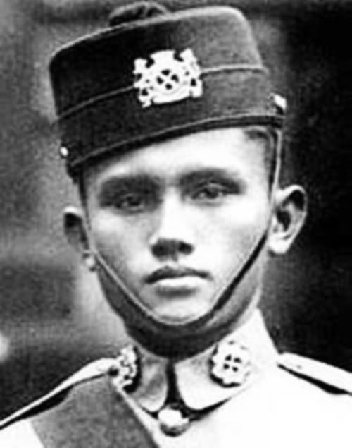 Adnan bin Saidi atau lebih