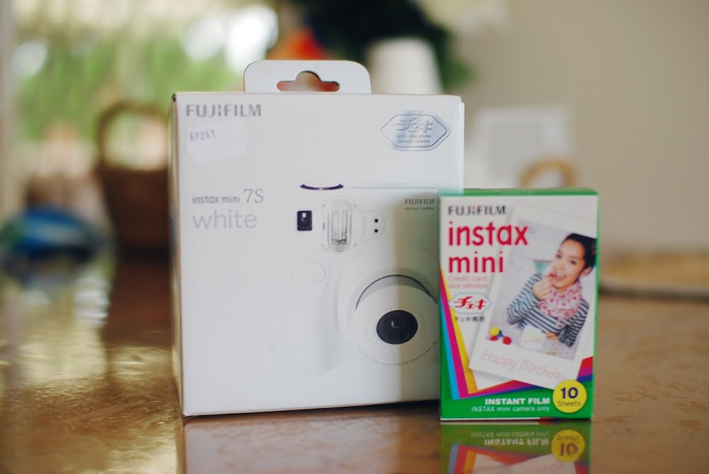 Lucy and The Runaways An Unboxing Fujifilm Instax Mini 7S Polaroid