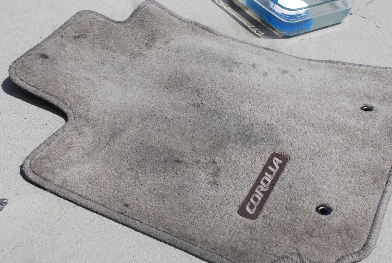Sunshine and a Summer Breeze How to Clean Car Mats