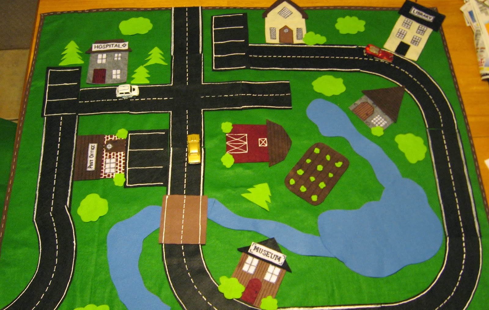 The Beautiful Thrifty Life DIY Felt Town Car Play Set