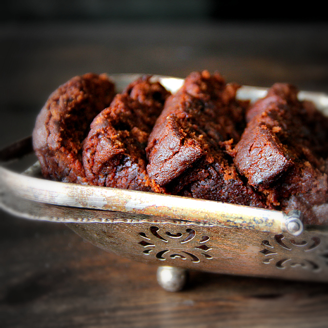 singapore shiok! sticky chocolate date loaf