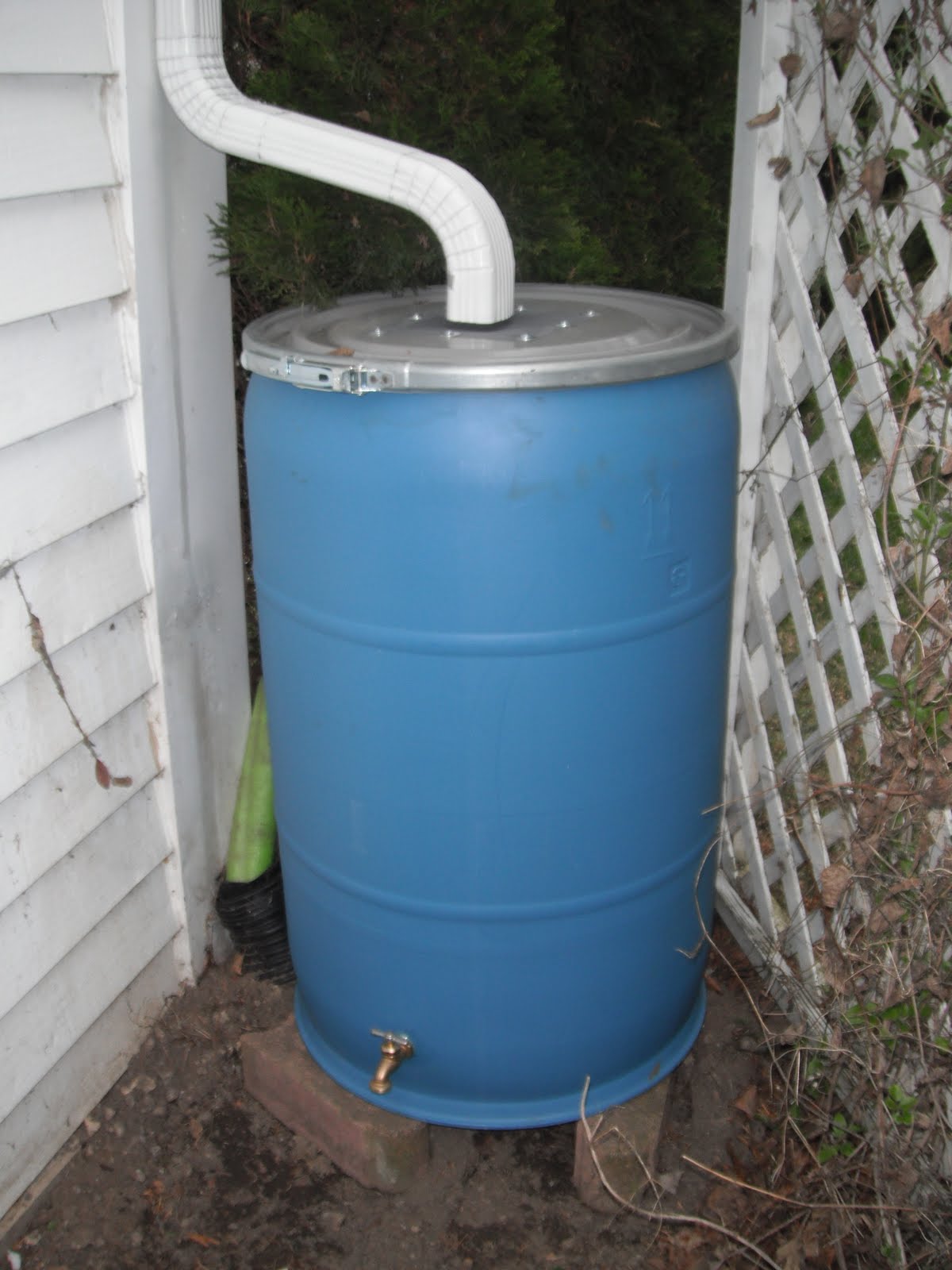 PARTY Gardening 101 Got rain? Get rain barrels!!! How to install
