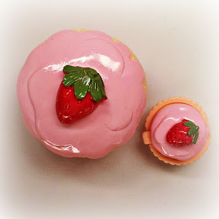 strawberry cupcake body lotion lip gloss