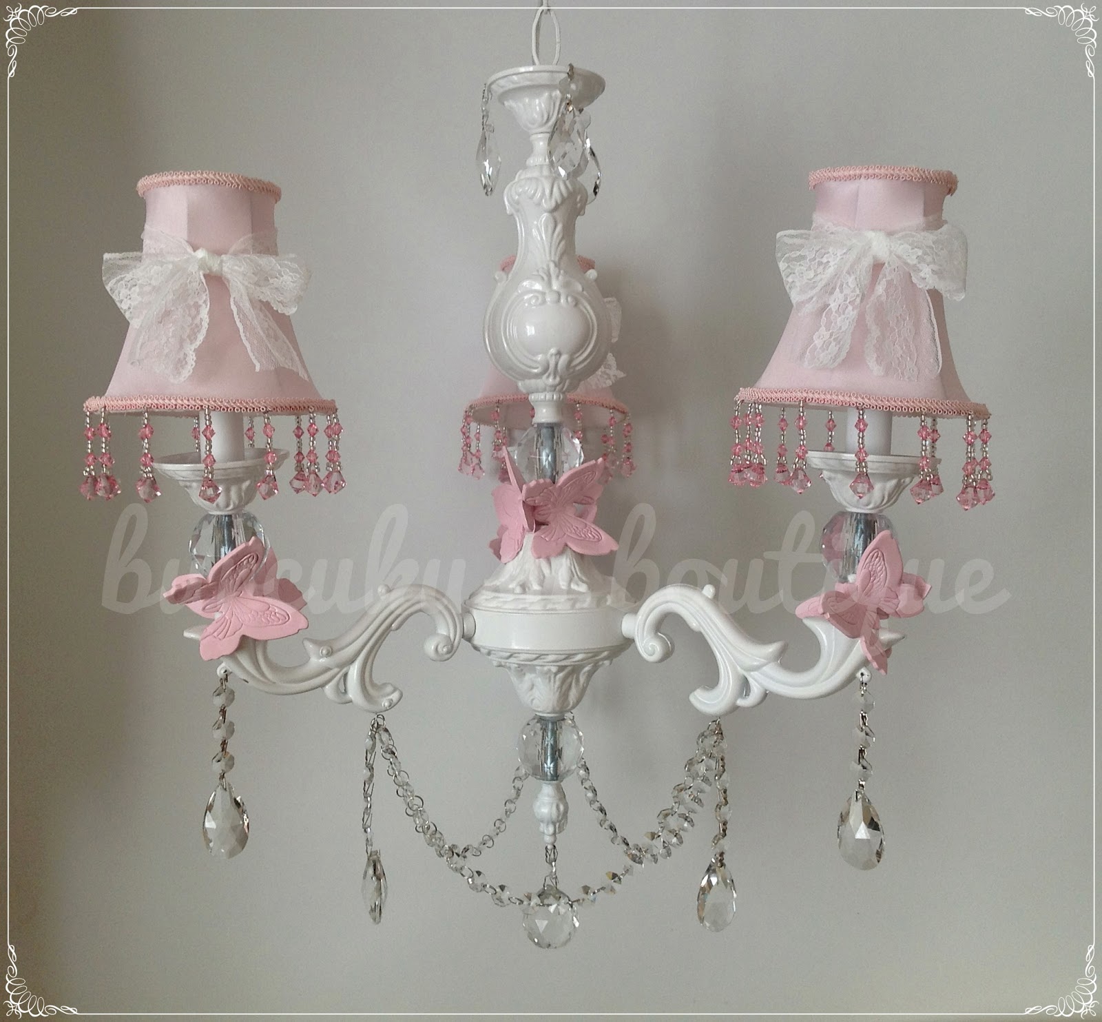 Beyaz 3 Lu Tasli Yatak Odasi Avize Abajur Seti Fiyatlari Ve Ozellikleri