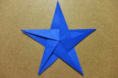 折り紙で星を作りました 折り紙の魔法