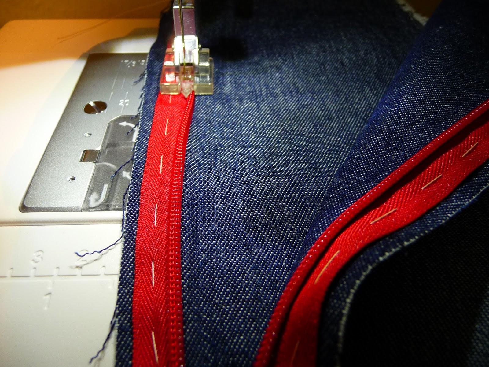 Inserting an invisible zipper a new method Stitched Up by Samantha