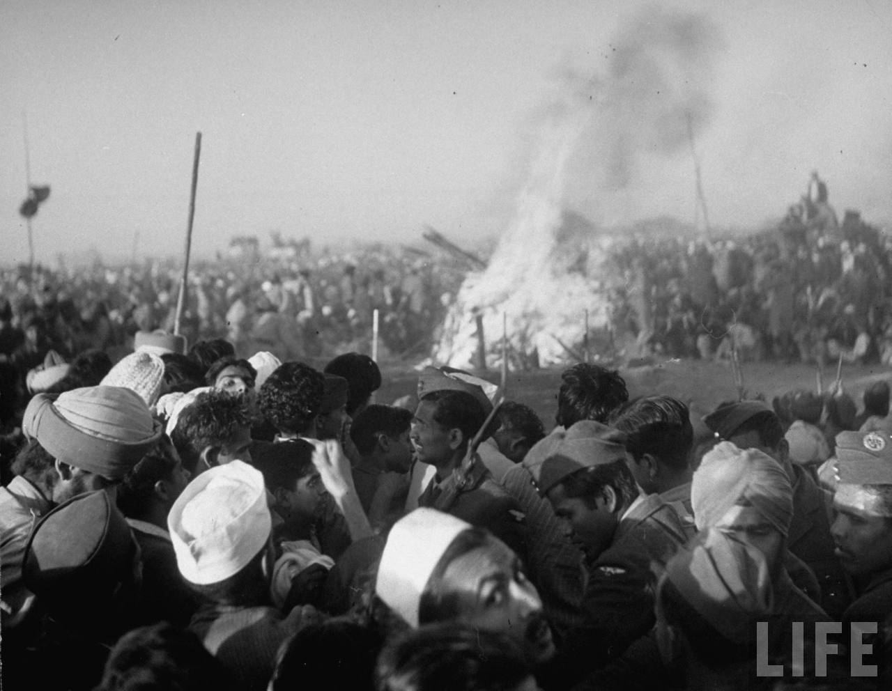 Rare Photos Of Mahatma Gandhi Funeral MERE PIX