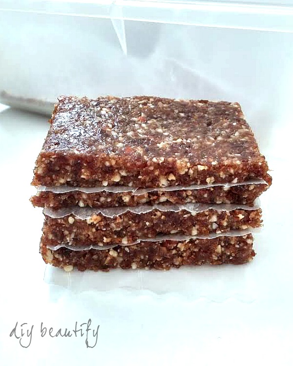 Homemade Date and Nut Bars DIY beautify