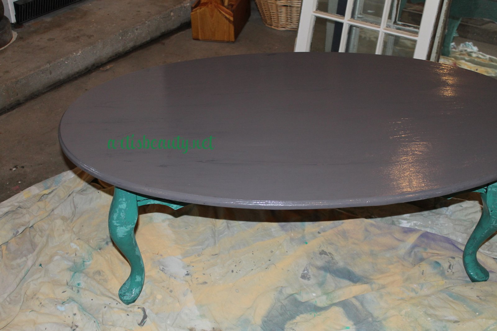ART IS BEAUTY Quick Stenciled Coffee table Makeover
