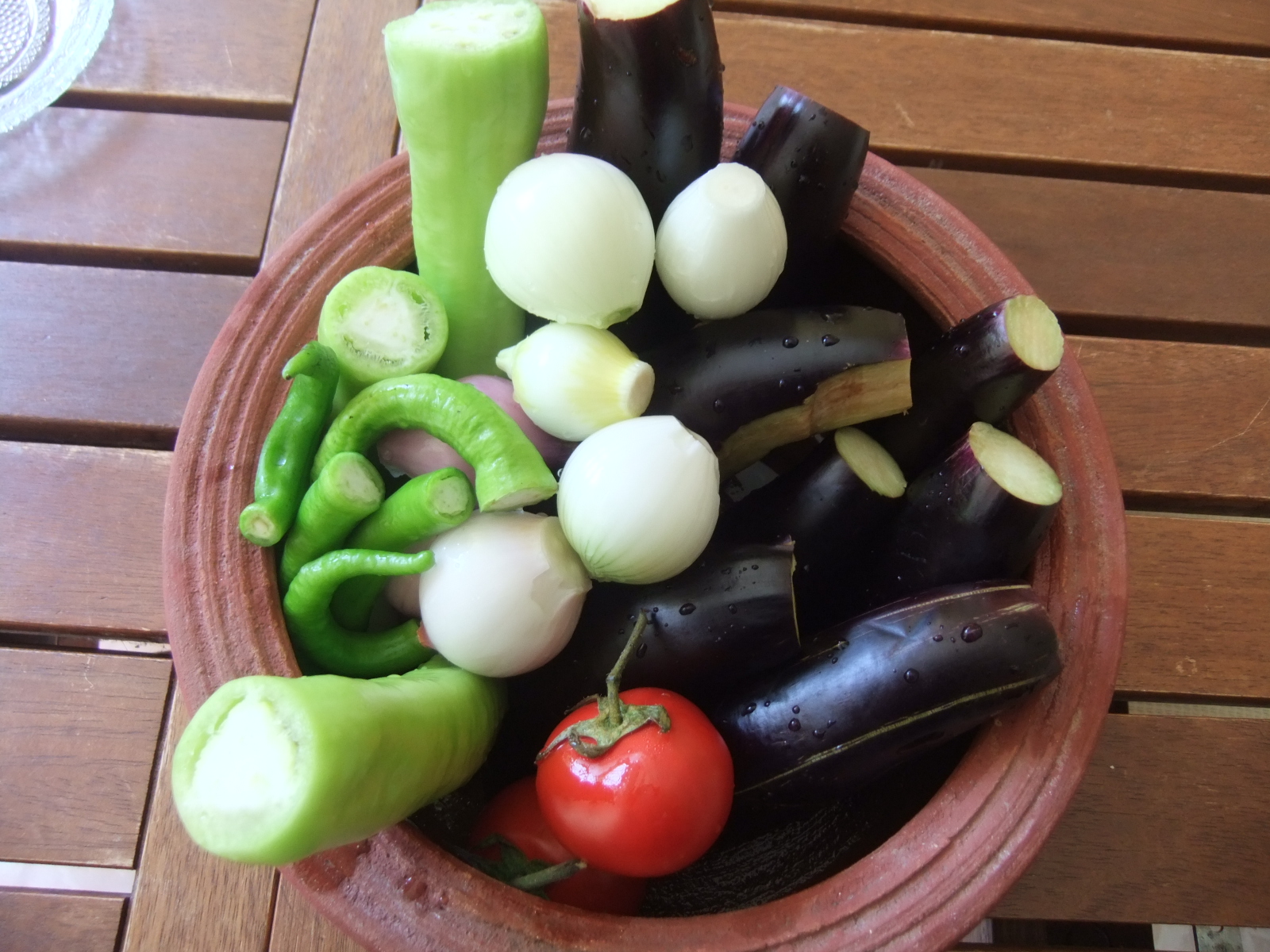 BEYAZ ÇAY Etli Patlıcan Güveç