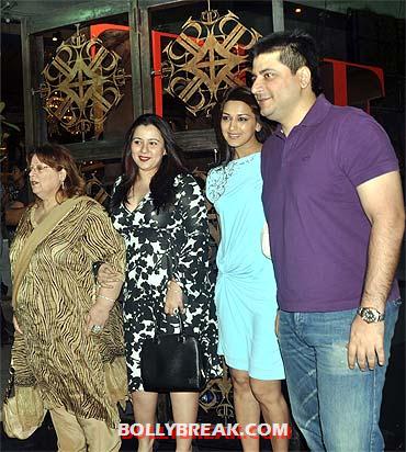 Sonali bendre with her brother and family Sonali bendre with her brother and family - Bollywood stars and their siblings