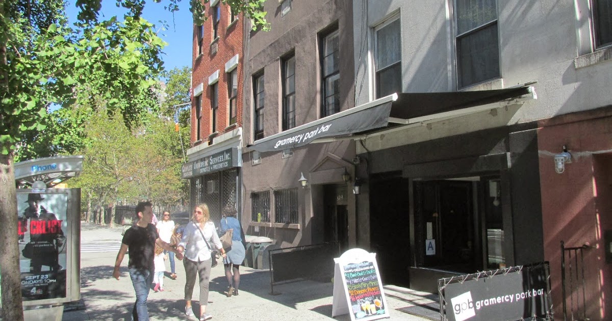 Midtown Blogger/Manhattan Valley Follies Gramercy Park Bar