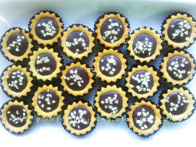 RESEPI BISKUT RAYA: MINI CHOCOLATE TART WITH STRAWBERRY SAUCE FILLING!