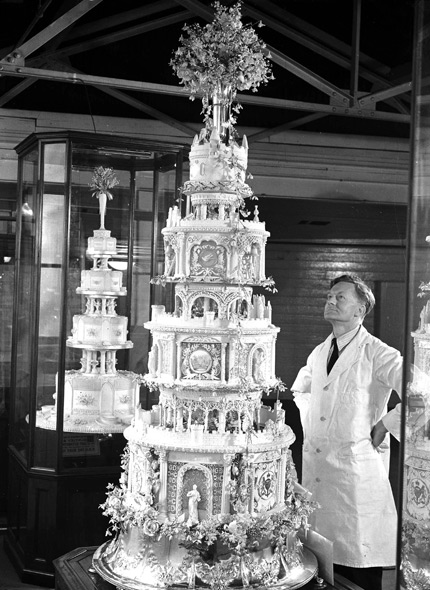 queen elizabeth wedding cake. queen elizabeth wedding cake.