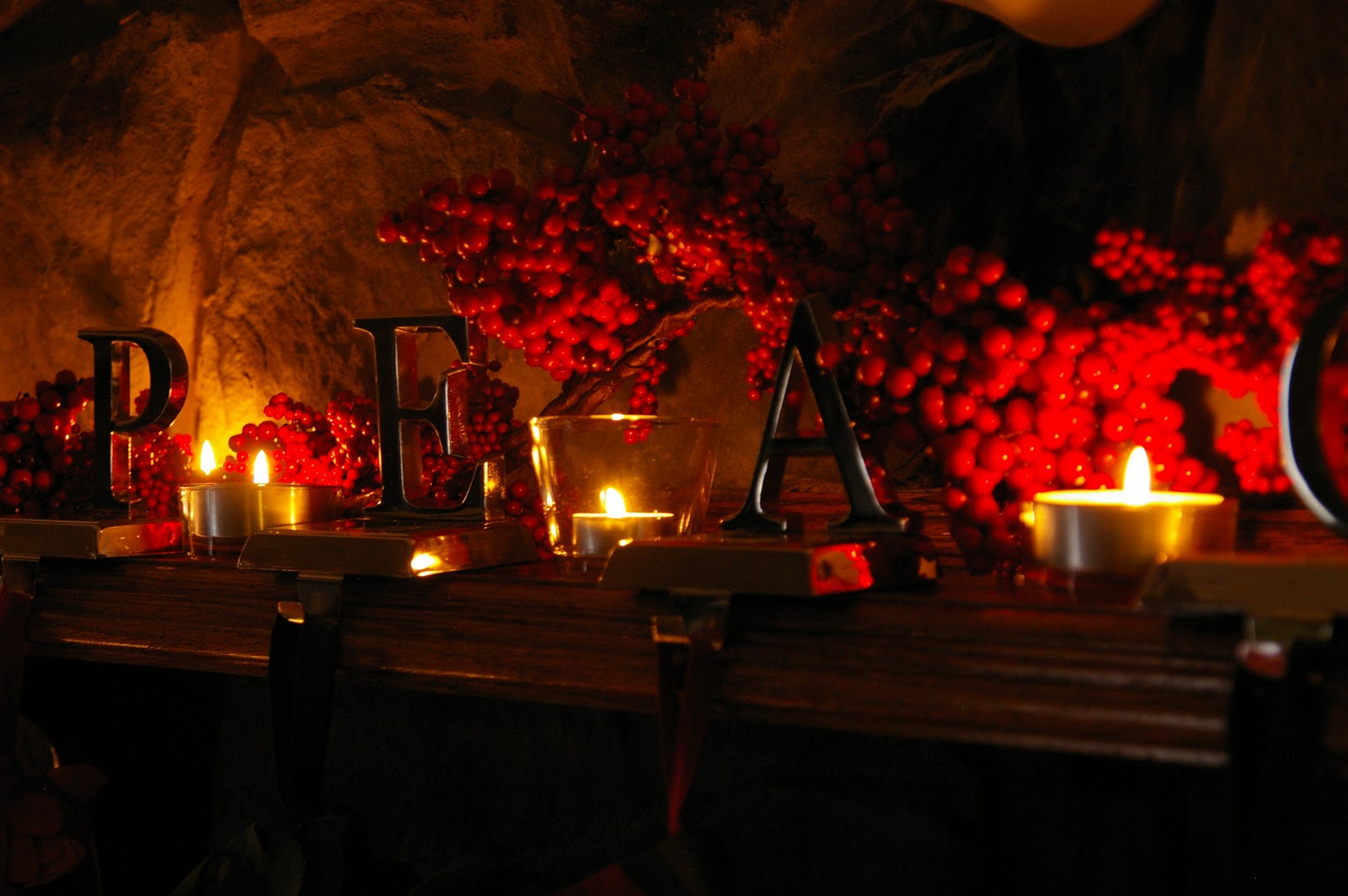 Mix and Chic Christmas decor around our home!