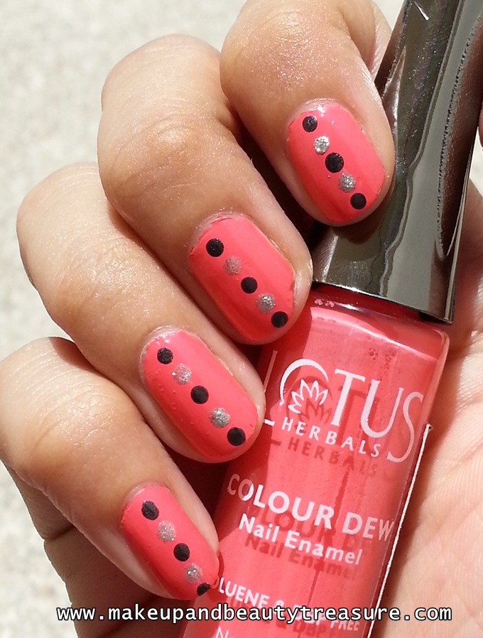 best makeup beauty mommy blog of india Classic Polka Dots Nail Art