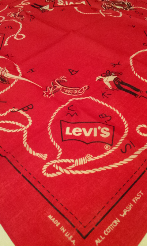 one utama levis