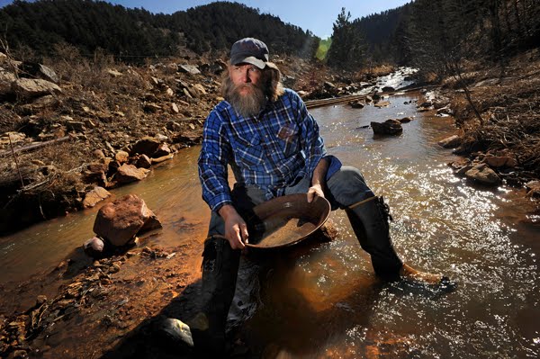 Vic's Gold Panning – Finding Gold in Colorado