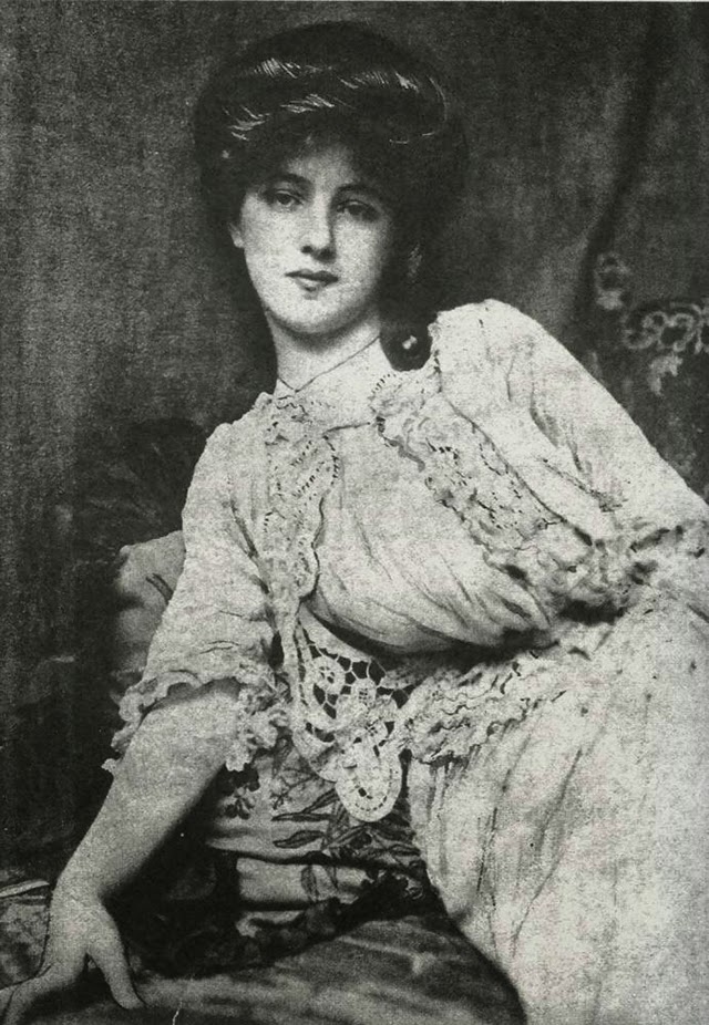 Fascinating Historical Picture of Evelyn Nesbit in 1906 