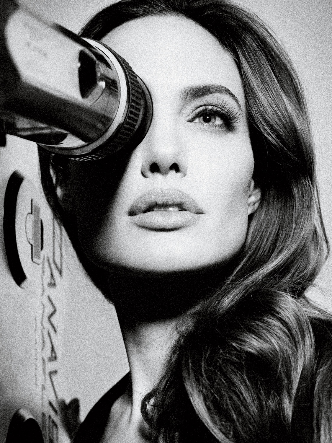 http://3.bp.blogspot.com/-t9rW0Twf2f0/Tuo9tYrpm_I/AAAAAAAACog/9PCIq4z-jIE/s1600/Angelina%2BJolie%2Bfor%2BInterview.jpg