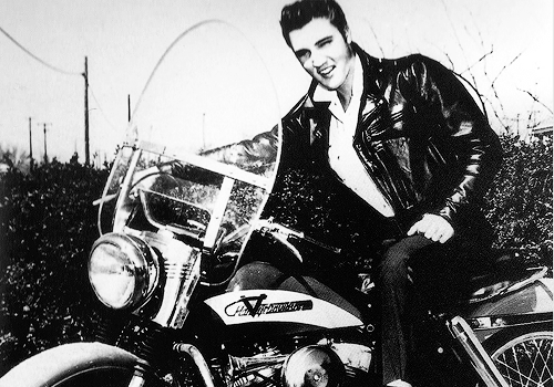 Fascinating Historical Picture of Elvis Presley  in 1956 
