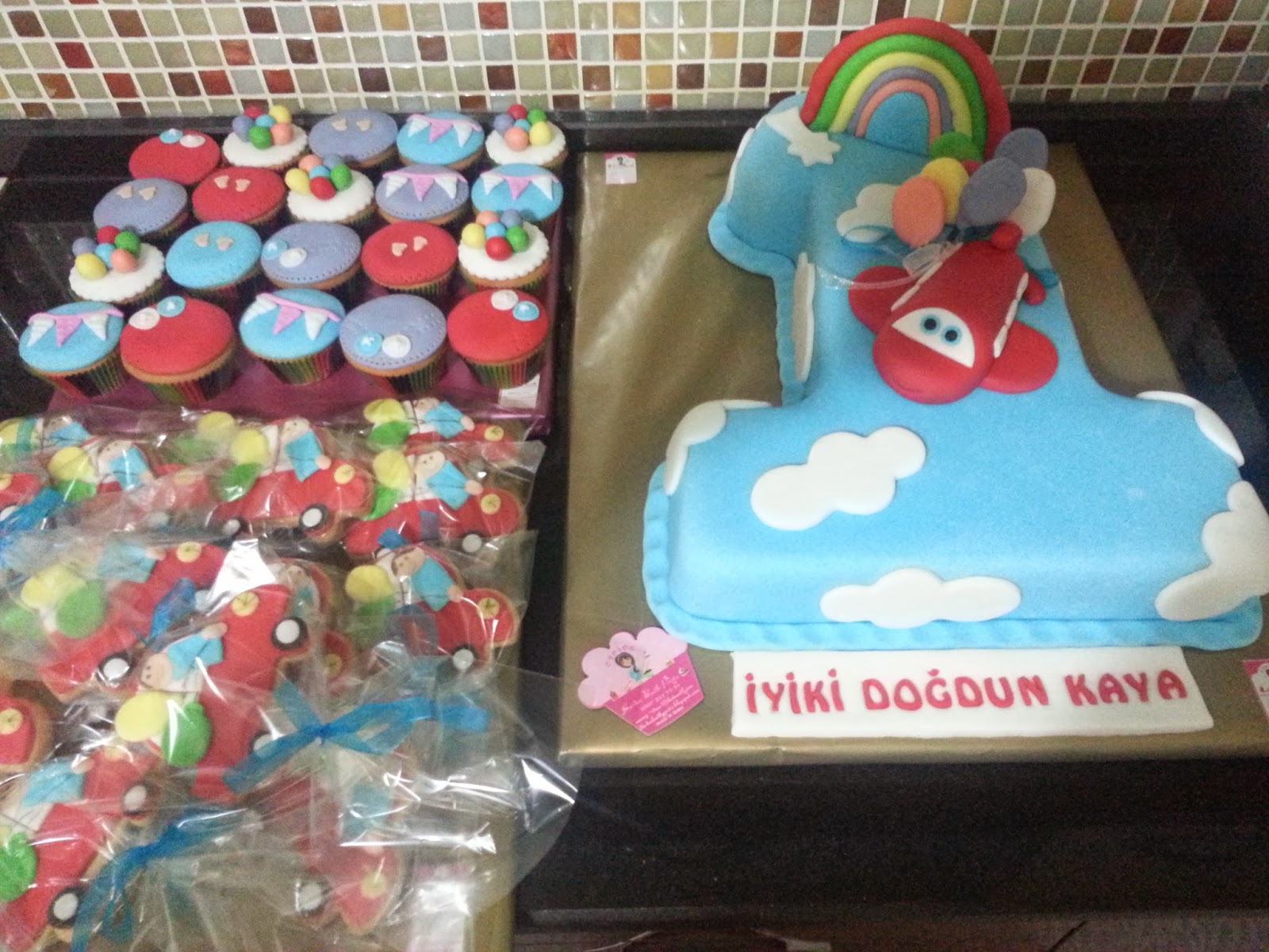 1 Yaş Doğum Günü Parti Carino Butik Pasta Antalya Butik Pasta ve Kurabiye