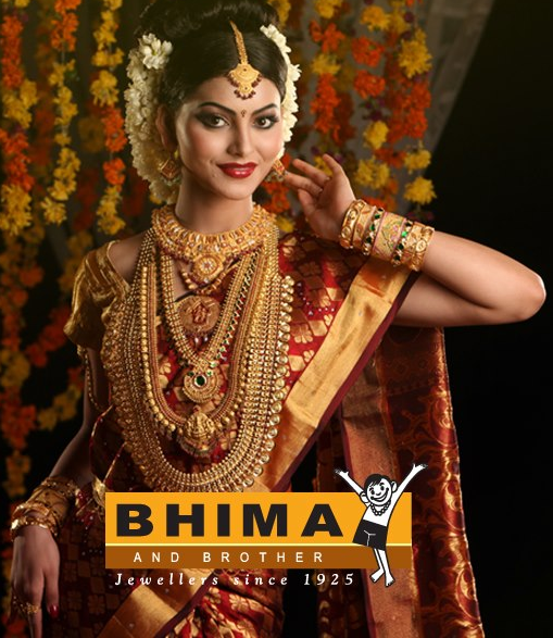 jewelry Model exhbiting Beautiful south indian bridal set