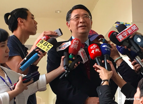 針對立法院19日審查年金改革法案,爆發激烈衝突。立院秘書長林志嘉受訪時回應,「任何用非法、暴力的人,一定要受到法律制裁」。 針對立法院19日審查年金改革法案,爆發激烈衝突。立院秘書長林志嘉受訪時回應,「任何用非法、暴力的人,一定要受到法律制裁」。