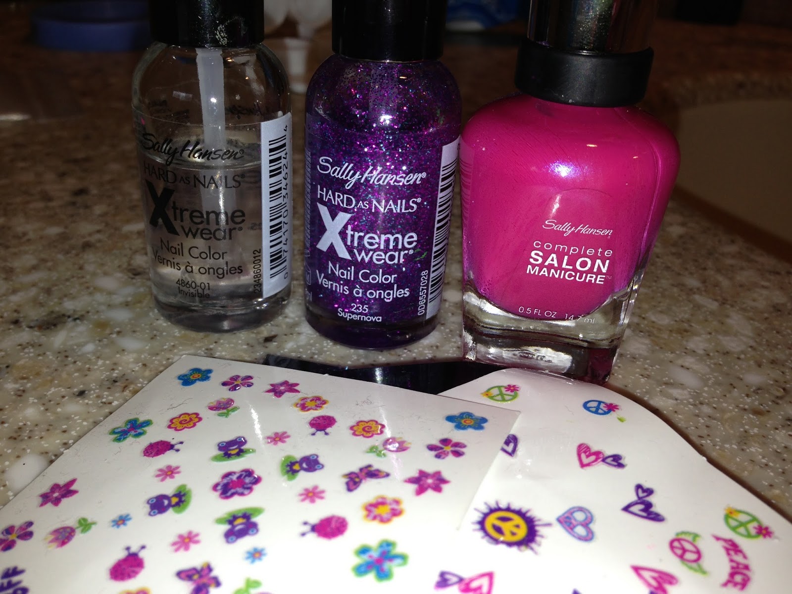 Fox Tales and Ponytails: Nails of the week: Me + the 7 year old!