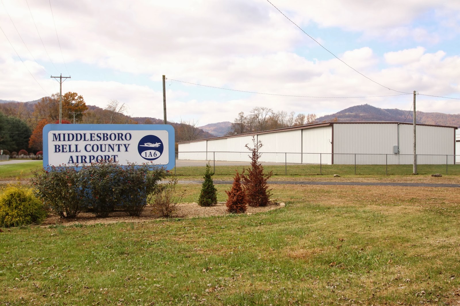 MiddlesboroBell County Airport BlueEyed Kentucky