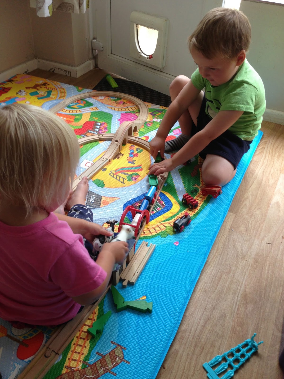 Toto Kidogo Dwinguler Playmat Review chelseamamma.co.uk