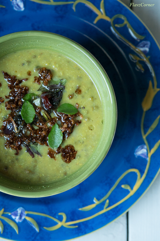 Kerala Style Stewed Bottle Gourd And Green Gram In Coconut Gravy