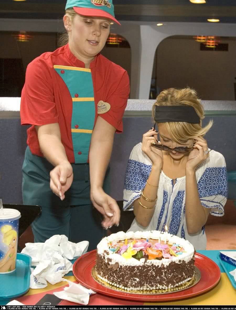 NICOLE RICHIE FASHION: Happy 30th birthday Nicole Richie!