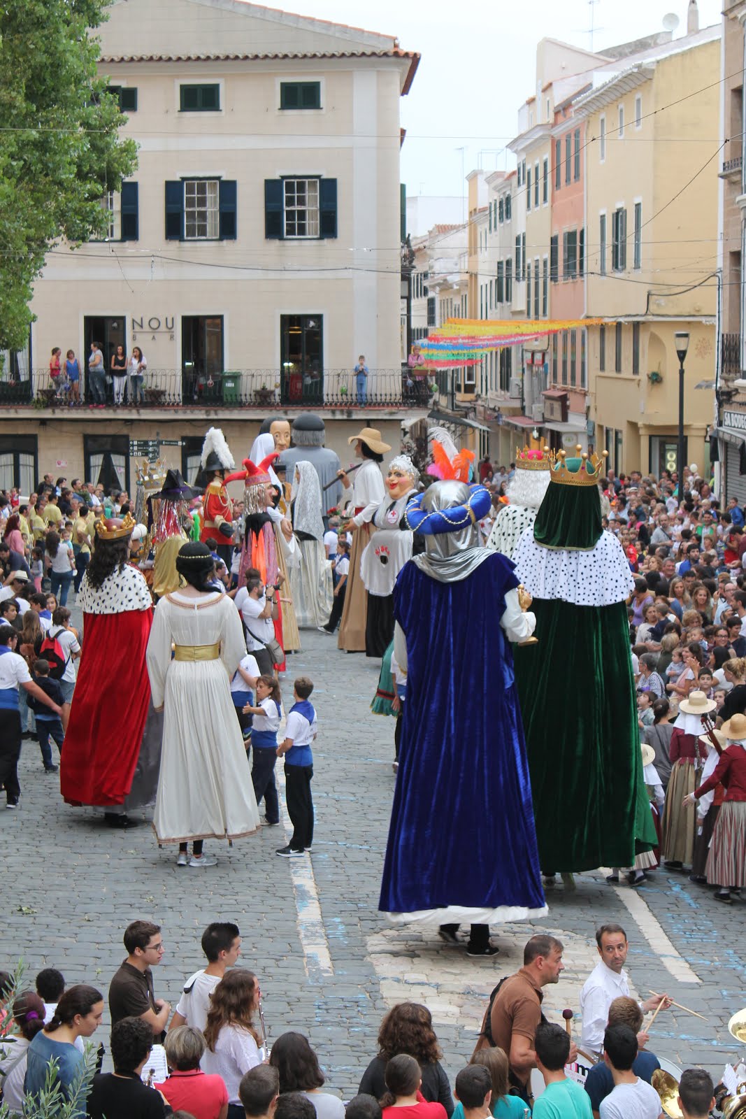 COLLA D'AMICS I GEGANTERS DE LLUCMAÇANES