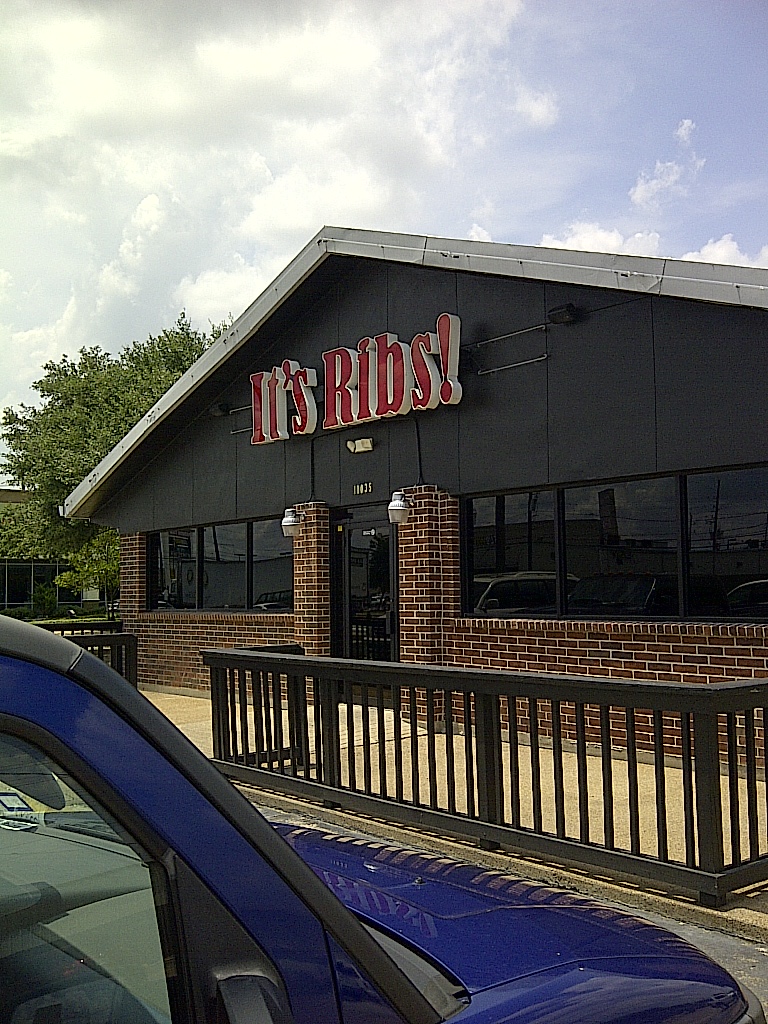 Review It's Ribs on Jones Road