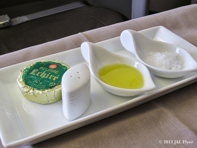 JAL First Class trip report on JL005: JAL uses one of the best butters in France in its First Class