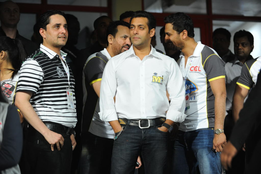 Bollywood Actresses at CCL 2 Opening Ceremony in Dubai1 - Hot Babes at CCL 2 Opening Ceremony
