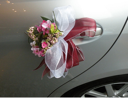 Dekorasi Bunga Pintu Mobil