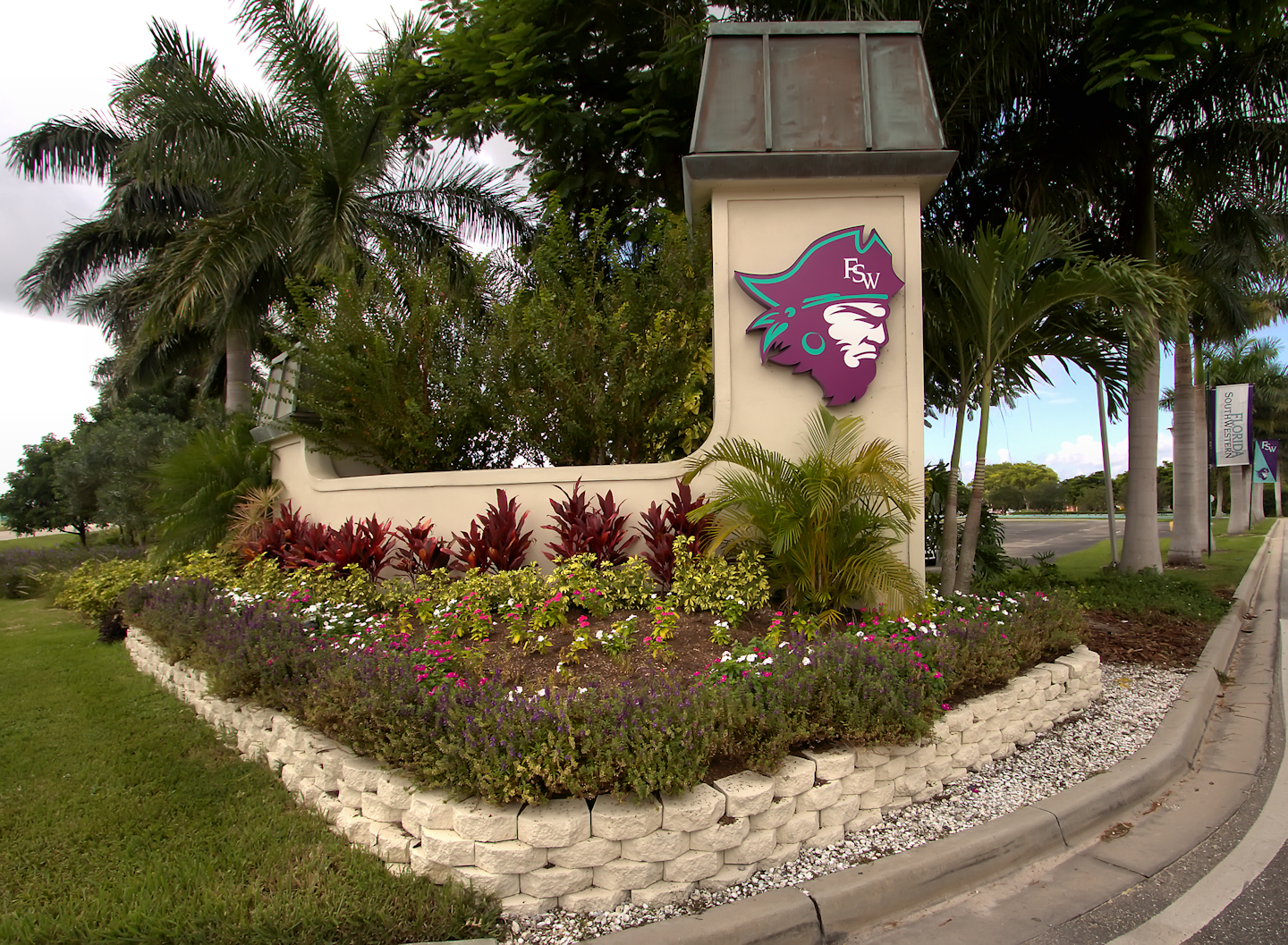 Southwest Florida Forks Fort Myers Farmers Market At FSW