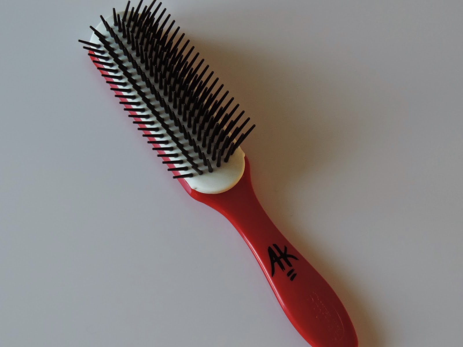 Denman AnarKitty Special Edition Ruby Styling Brush