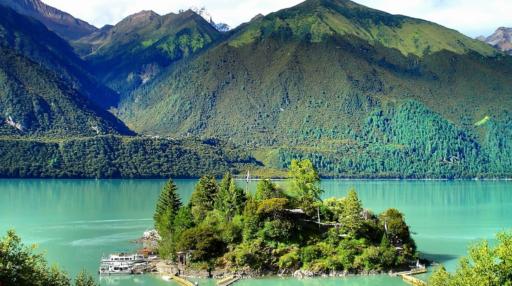 Alam Mengembang Jadi Guru: Pesona Danau - Danau China
