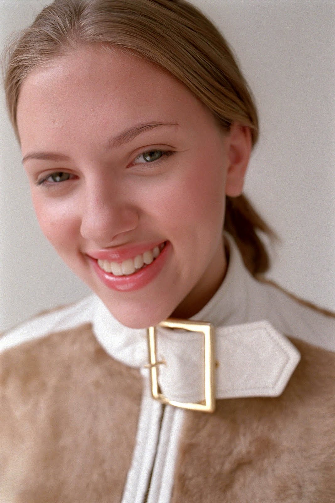 http://3.bp.blogspot.com/-tMCPP9Cpb1I/Ttf-XaQEIlI/AAAAAAAAHjY/lkFQmnrN5qg/s1600/scarlett.jpg