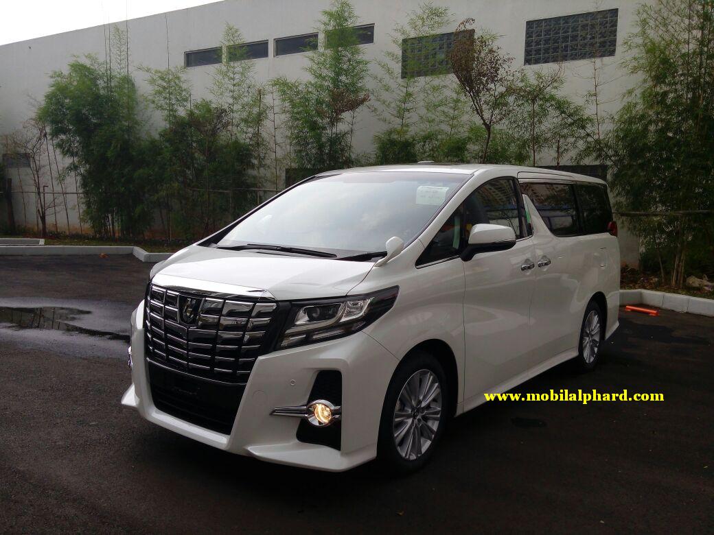 Toyota Alphard 2017: Harga, Spesifikasi, dan Pertimbangan Pembelian