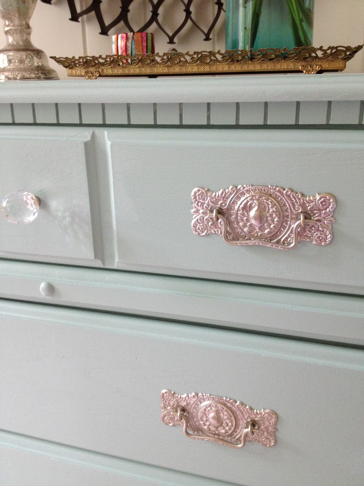 Livelovediy How To Paint Laminate Furniture In 3 Easy Steps