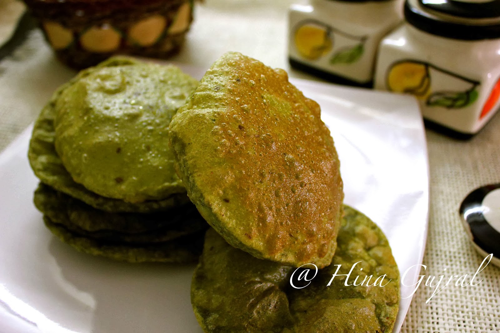 Spinach Poori Recipe (Palak Ki Poori) Fun FOOD and Frolic