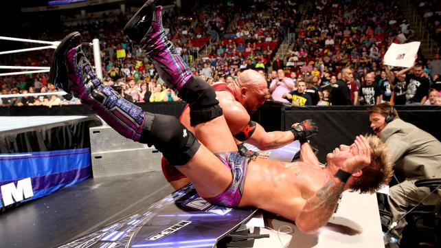 YWA 119 6° Aniversario - 24/11/14 Clothesline+de+Ryback+to+Chris+Jericho